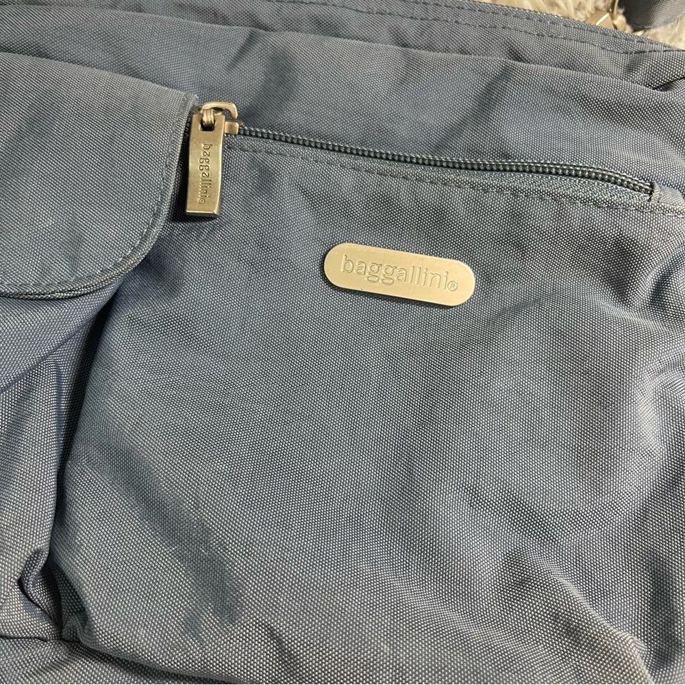 Baggallini Purple with Green Lining Crossbody/Belt Bag - Picture 3 of 11